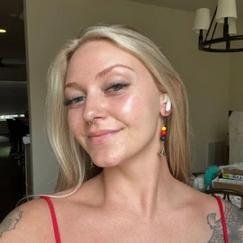 Angel rose profile image