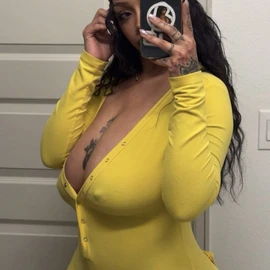 Nina Holland profile image