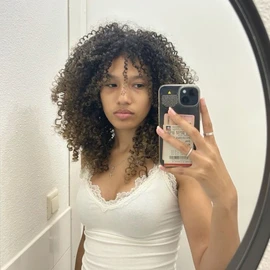 Mia Thompson profile image
