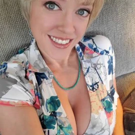 Mary Clinton profile image