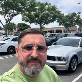 Florin Reyes profile image