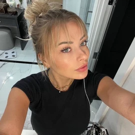 Corinna kopf profile image
