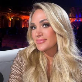 Carrie Underwood profile image