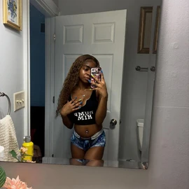 Ivy Kyle profile image