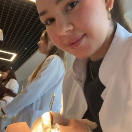 Dr Sasha Lopez profile image