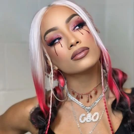 Mercedes Mone profile image