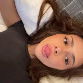 Sharon Tyler profile image