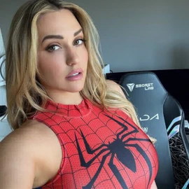 Emily Robert profile image
