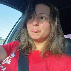 Rose Larinda profile image