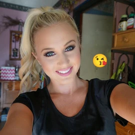 Ava Locklear profile image