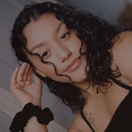 Mia profile image