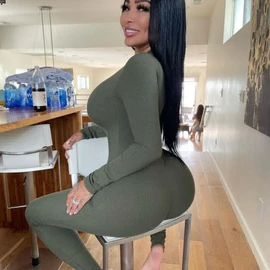 Ella Jones profile image