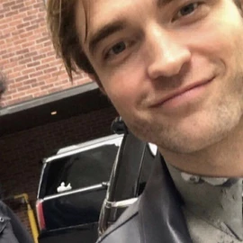Robert Pattinson profile image