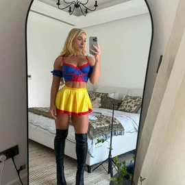 Ella Brooke profile image