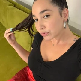 Angeline Veronica profile image