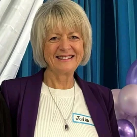 Julie Leach profile image