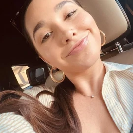 Stefany Ella profile image