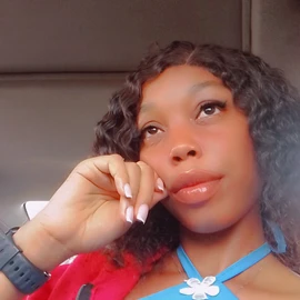 Adezi Happiness profile image
