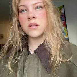 Claire Wells profile image