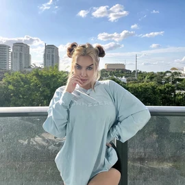 Lara Thompson profile image
