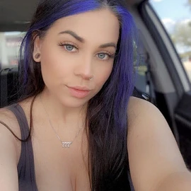 Emily Robert profile image