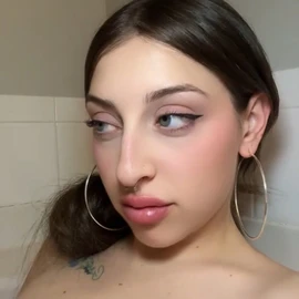 Mia smith profile image