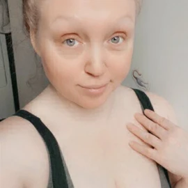 Anna Chris profile image
