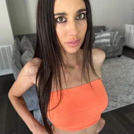 Kate Laura profile image