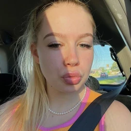 Riley Camille profile image