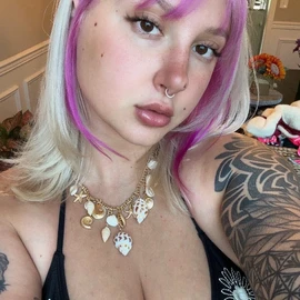 Stephanie Floral profile image