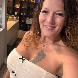 Angela Hughes profile image