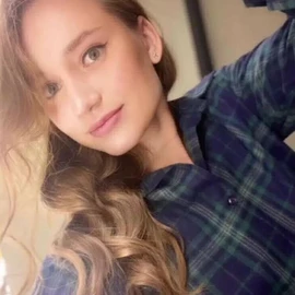 ELYNA RYBAKINA profile image
