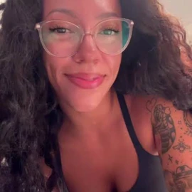 Elizabeth Elizabeth profile image