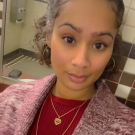 Vikky Olivas profile image