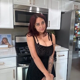 Rose Alex profile image