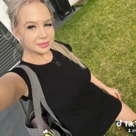 Lily Evelyn profile image