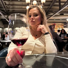 Cristy Lee profile image