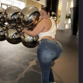 Annabell Suzanne profile image