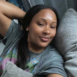 amelia williams profile image