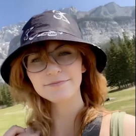 Jenny Sandra profile image