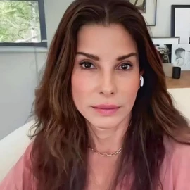 Sandra Bullock profile image