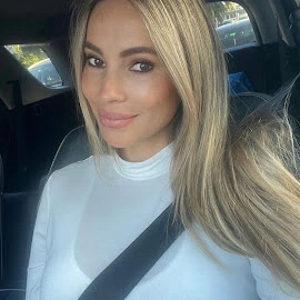 Dorothy Helen profile image