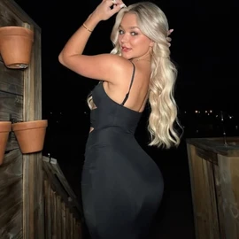 sara upton profile image