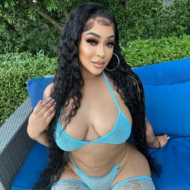 pretty unique profile image