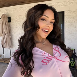 Elizabeth Martins profile image