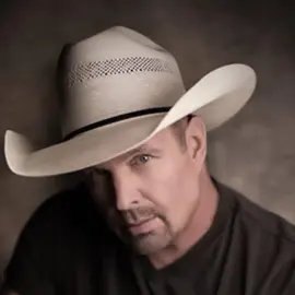 Garth Brooks profile image