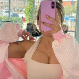 Mary lewis profile image