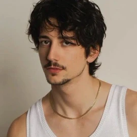 Milo Manheim profile image