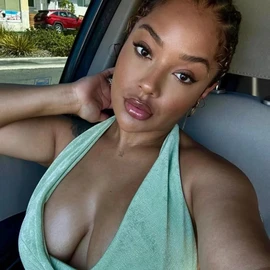 jade Carlson profile image