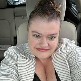 Lindsay Lemos profile image